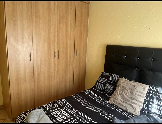 1 BEDROOM APARTMENT FOR SALE IN WATERVAL EAST